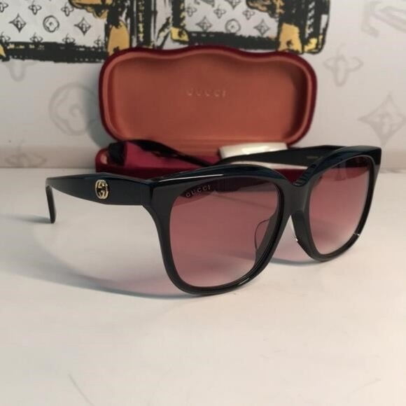 New Authentic Gucci Black and Pink Sunglasses GG0800SA 002 - Picture 5 of 12